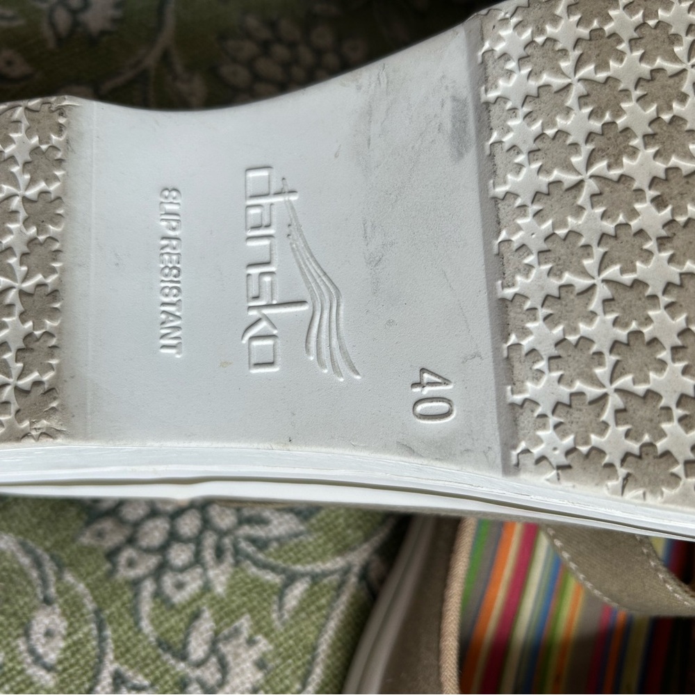 Danskos canvas Mary Jane style shoes, like new - Picture 4 of 7
